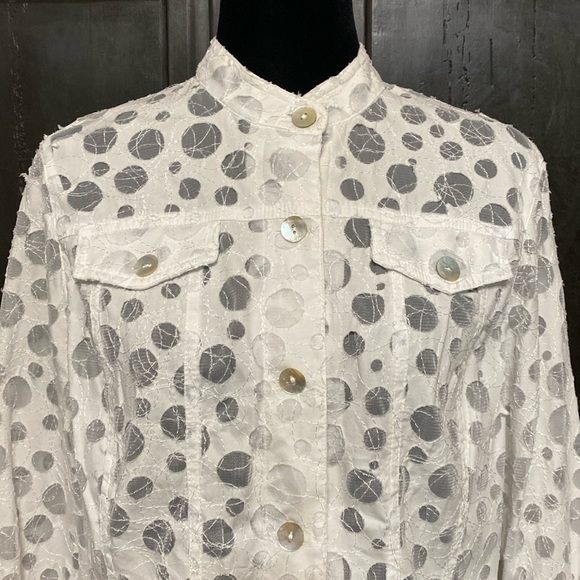 Ruby Rd. White button down blouse Size PM - Picture 4 of 10